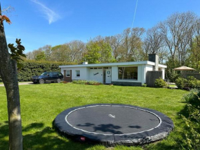 Family bungalow with garden for 6-8 people